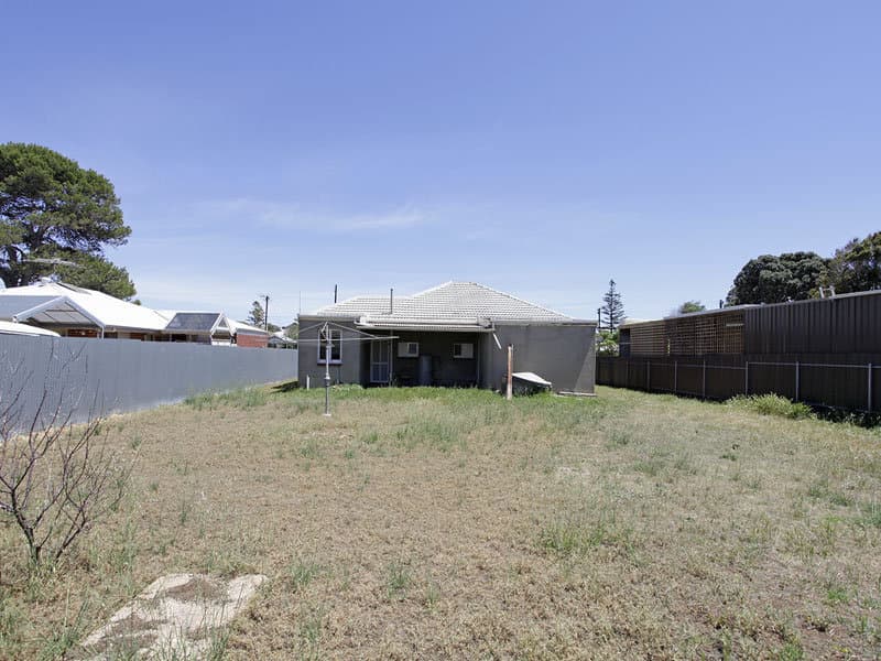 24 Taunton Parade, Christies Beach - Thumbnail 4