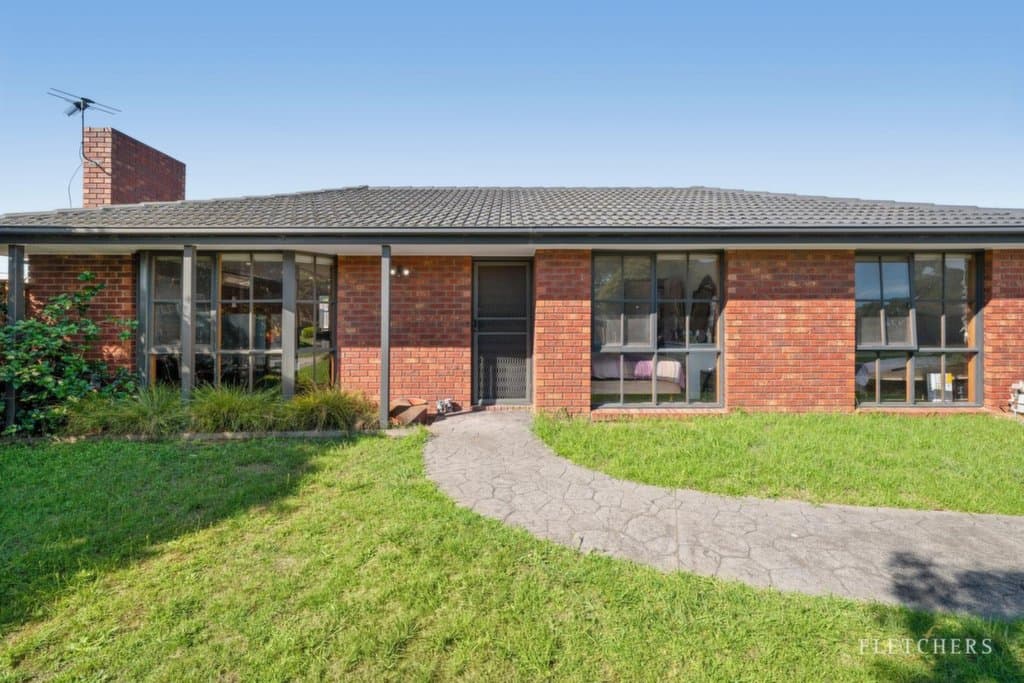 1/6 Caitlyn Court, Cranbourne North - Image 1