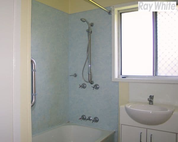 24 Moore Street, DECEPTION BAY QLD 4508, Deception Bay - Thumbnail 4