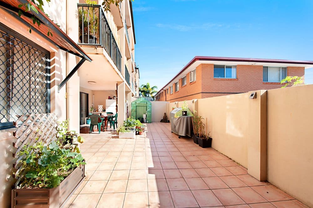 31 Middle Street, Labrador QLD 4215, Labrador - Thumbnail 2