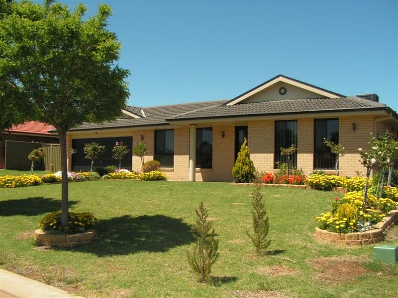 3 Cronin Place, DUBBO NSW 2830, Dubbo - Image 1