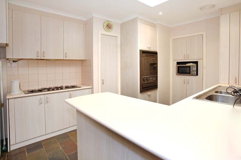 3   Gaynor Crescent, GLEN WAVERLEY VIC 3150, Glen Waverley - Thumbnail 3