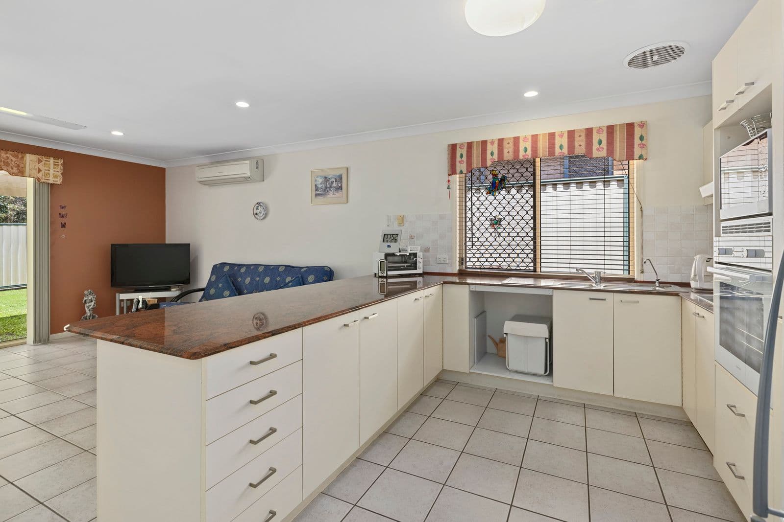 29 Ferguson Place, Coopers Plains QLD 4108, Coopers Plains - Thumbnail 4