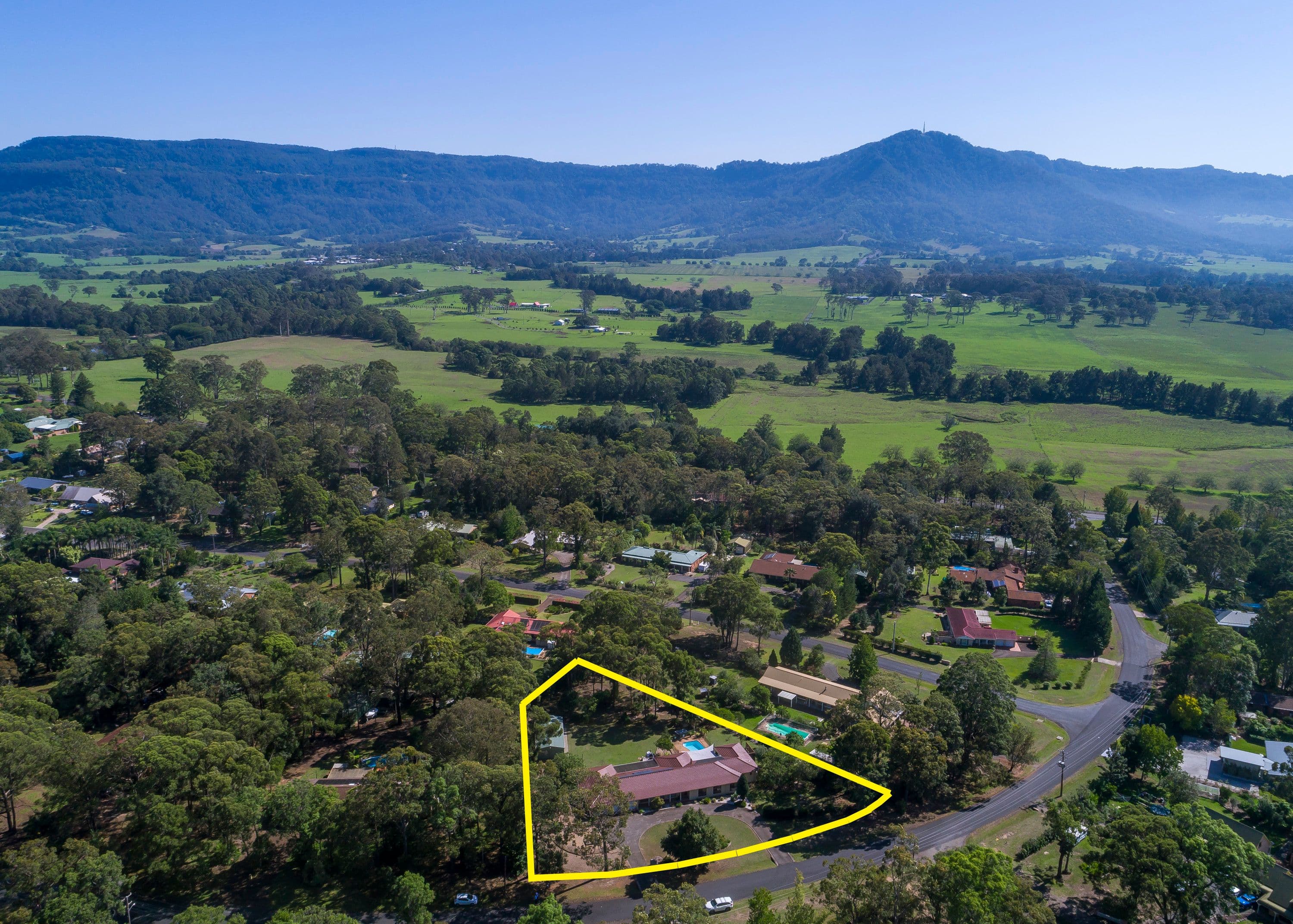 10 Moondara Drive, Bangalee - Thumbnail 2