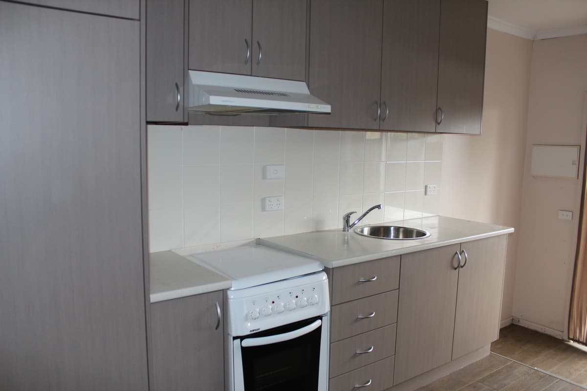 42-42a Hopetoun Avenue, Morwell VIC 3840, Morwell - Thumbnail 2