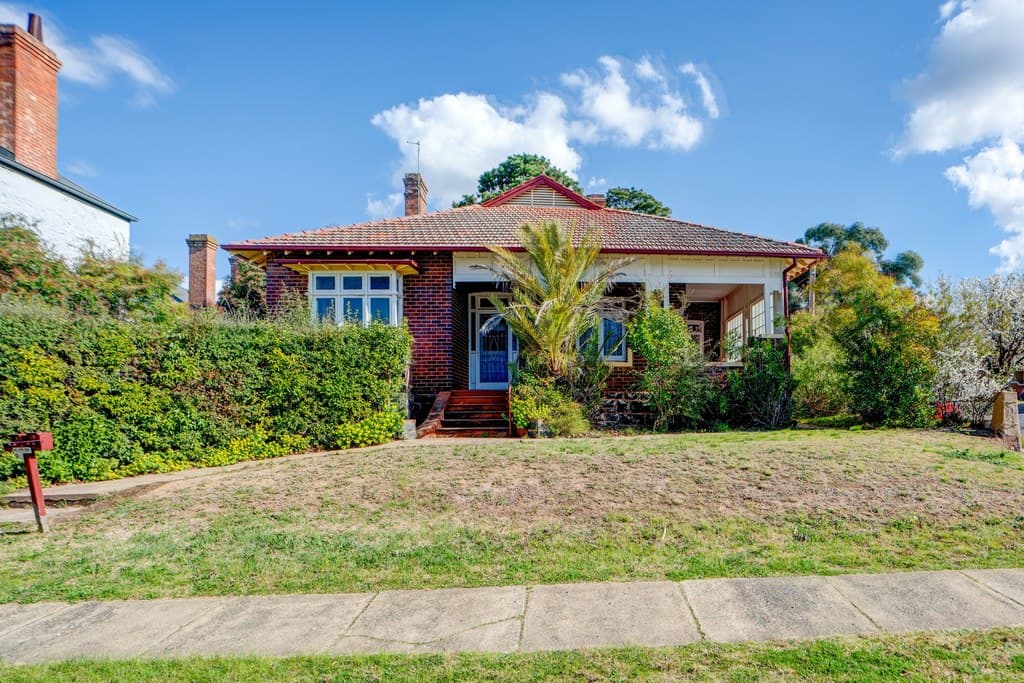 90 Clifford Street, Goulburn - Image 1