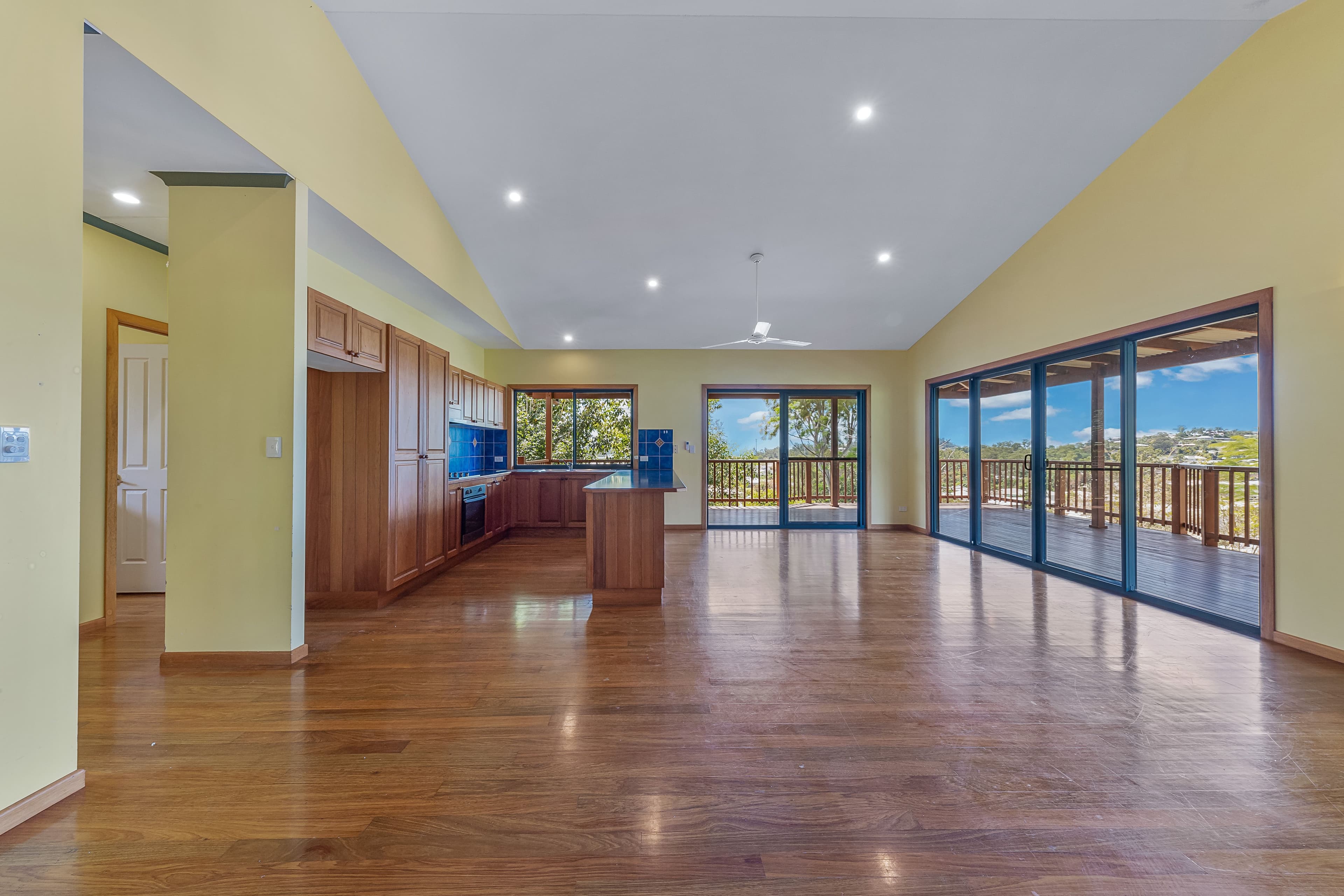 13 Daydream Court, Cannonvale QLD 4802, Cannonvale - Thumbnail 3