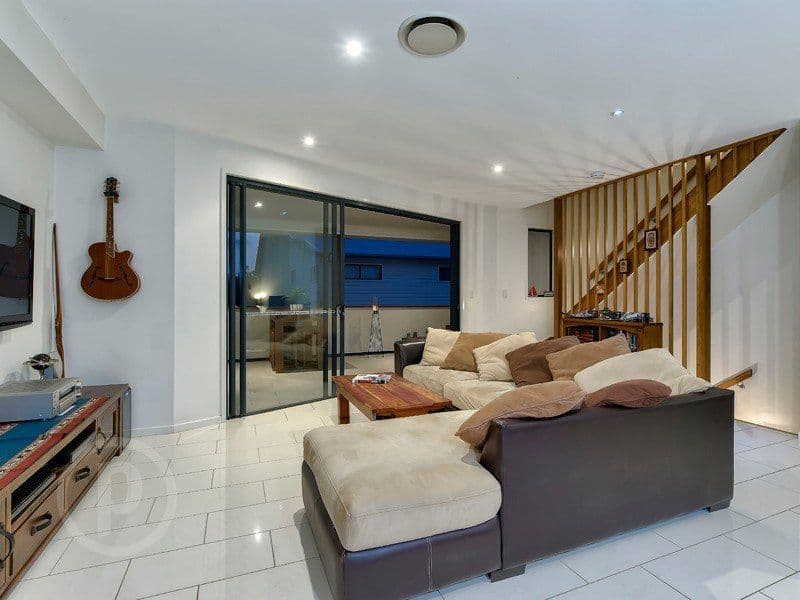 24 Querrin Street, Yeronga QLD 4104, Yeronga - Thumbnail 2