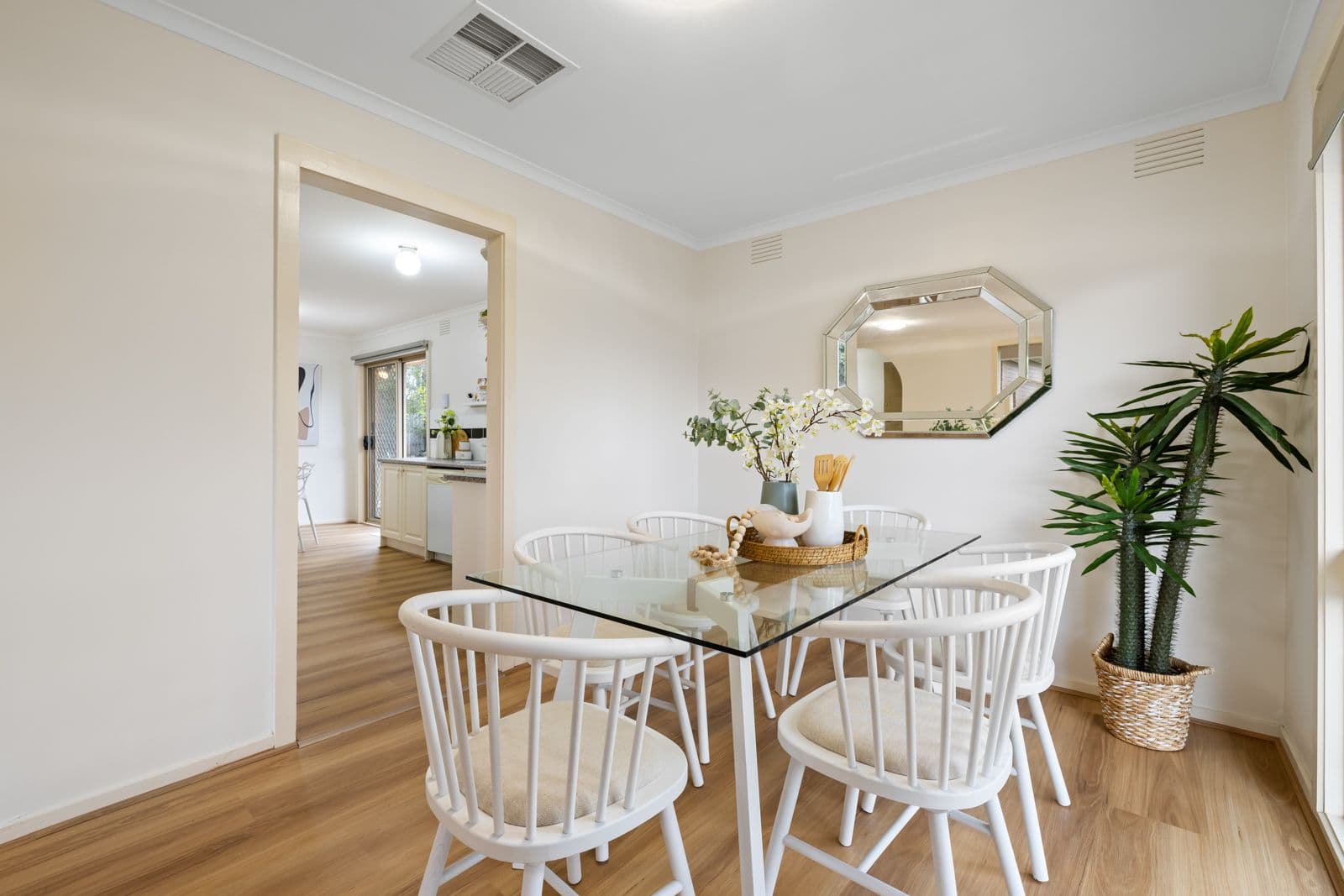 35 Stokes Road, Wantirna VIC 3152, Wantirna - Thumbnail 3