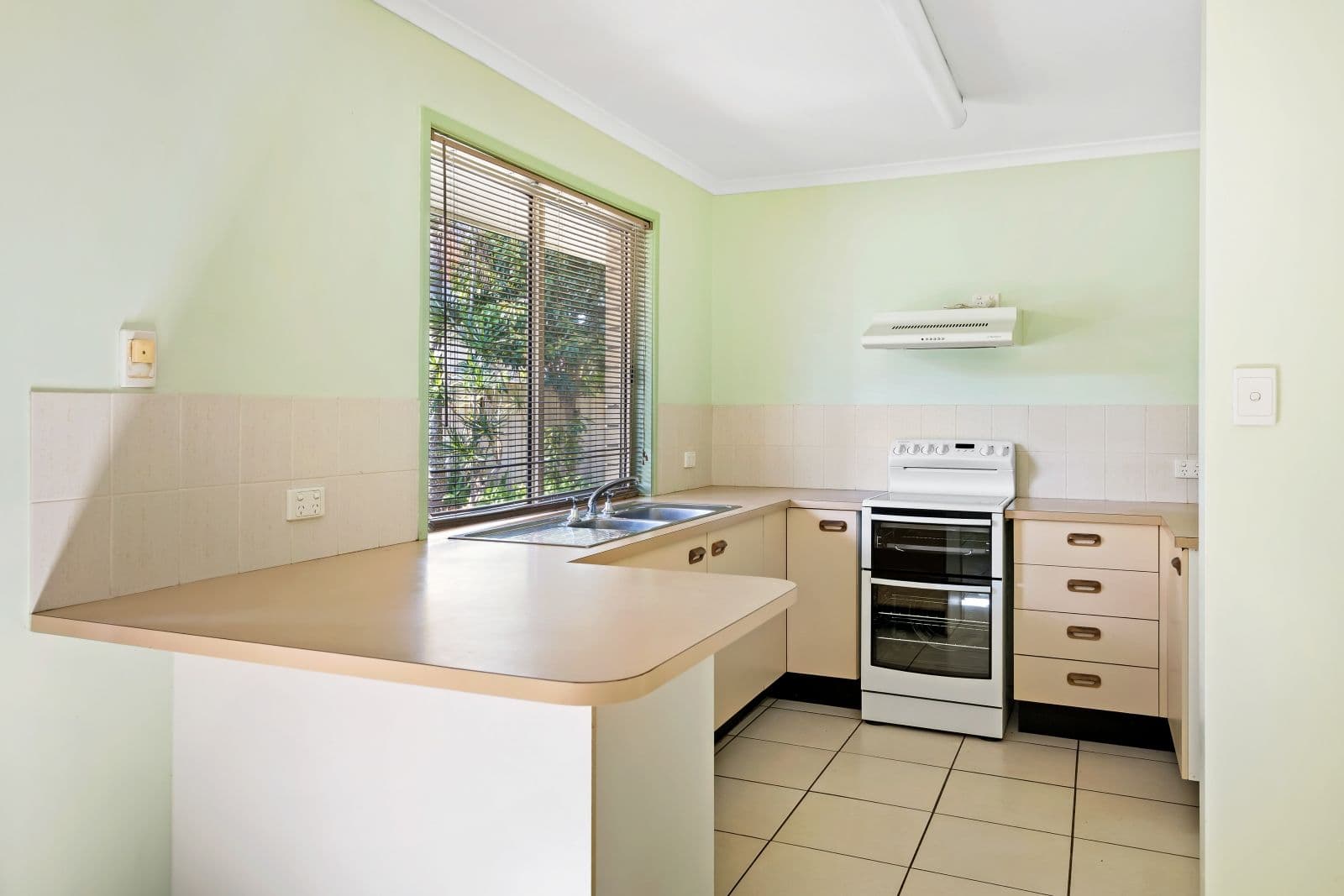 16 Ilaroo Crescent, Warana QLD 4575, Warana - Thumbnail 5