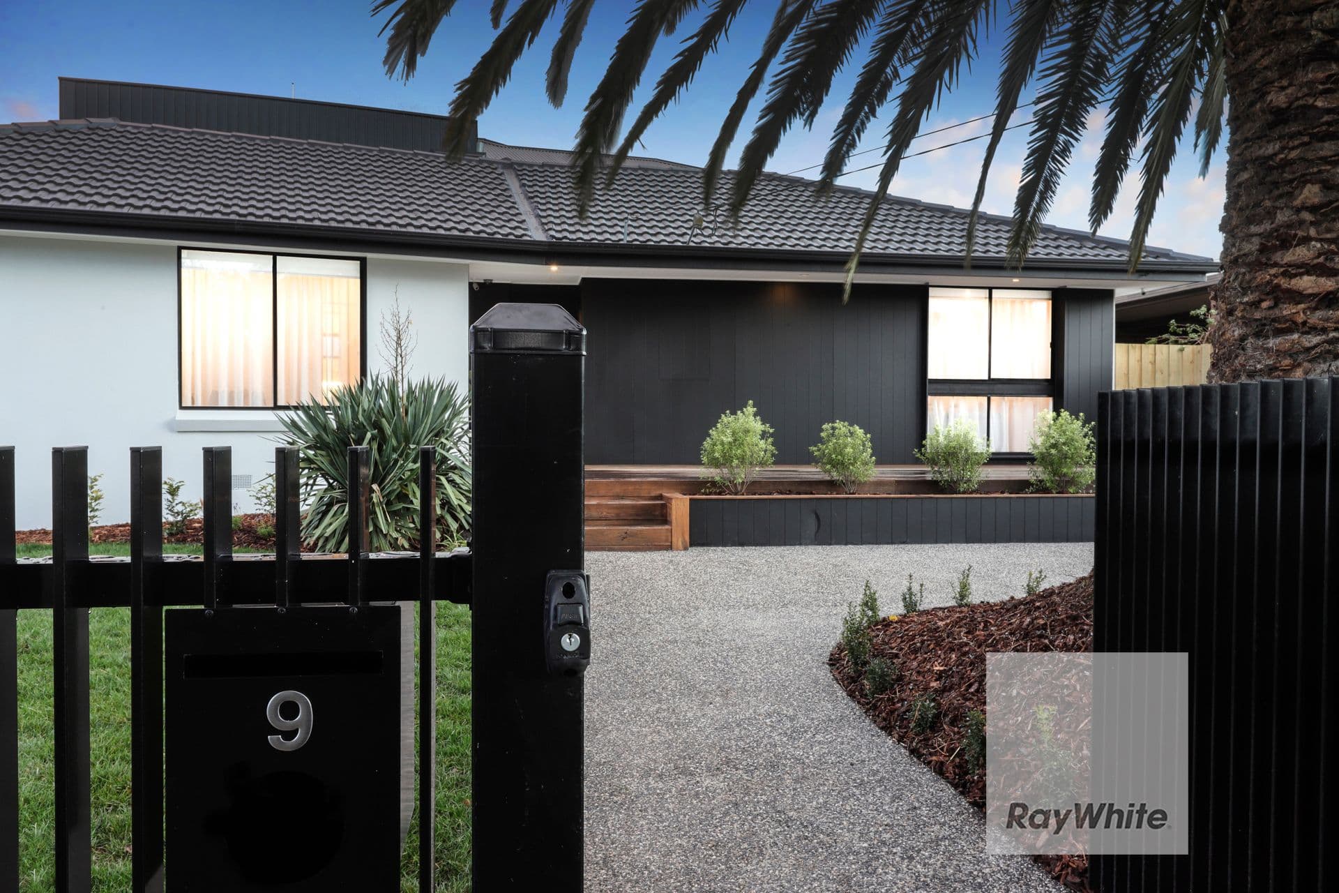 9 Windermere Crescent, Gladstone Park VIC 3043, Gladstone Park - Thumbnail 3