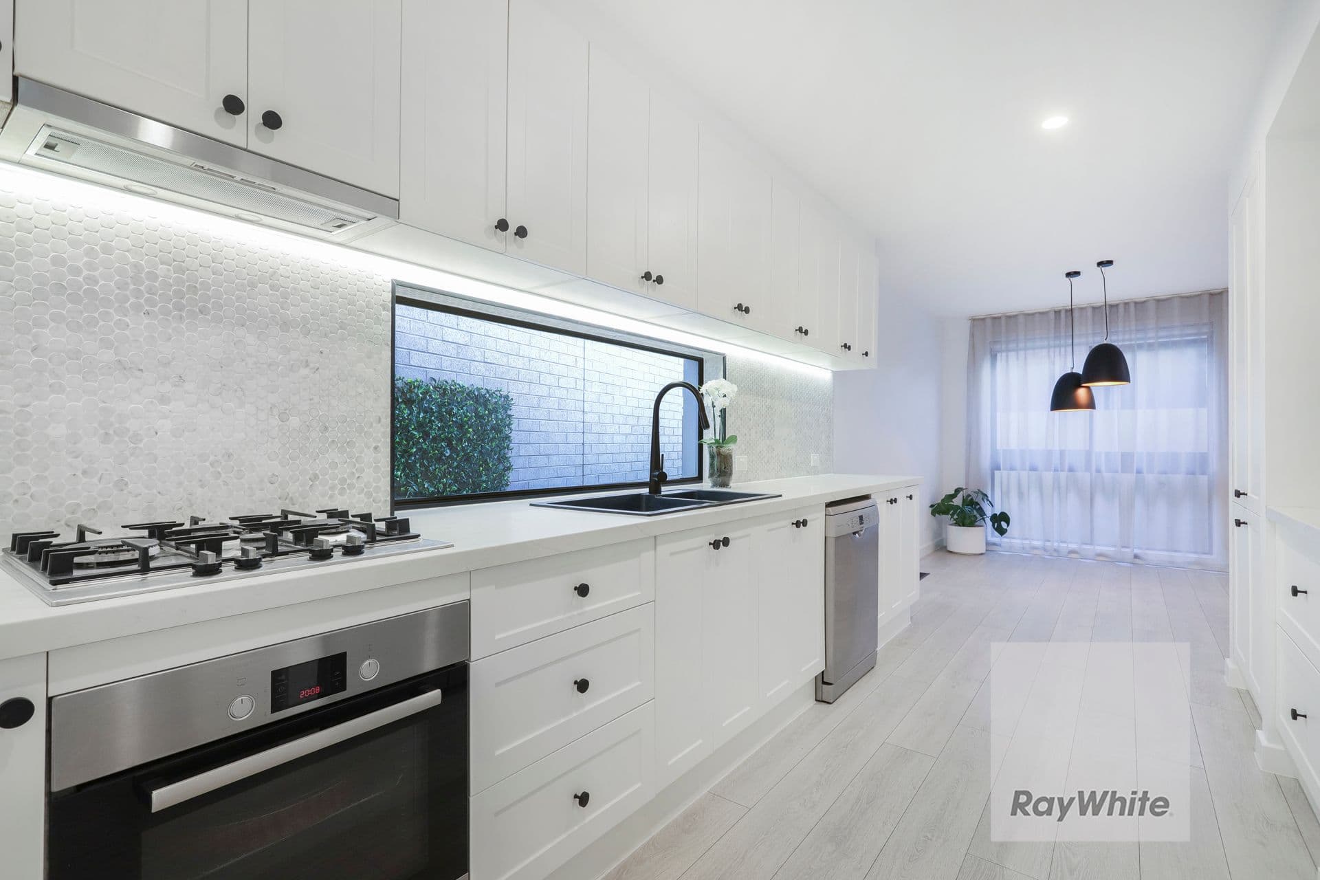 9 Windermere Crescent, Gladstone Park VIC 3043, Gladstone Park - Thumbnail 8