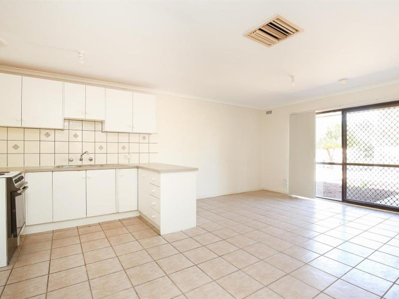 2/853 Fifteenth Street, Mildura - Thumbnail 3