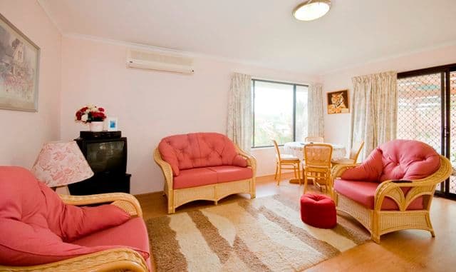 1 Sigatoka Place, CLEAR ISLAND WATERS QLD 4226, Clear Island Waters - Thumbnail 2