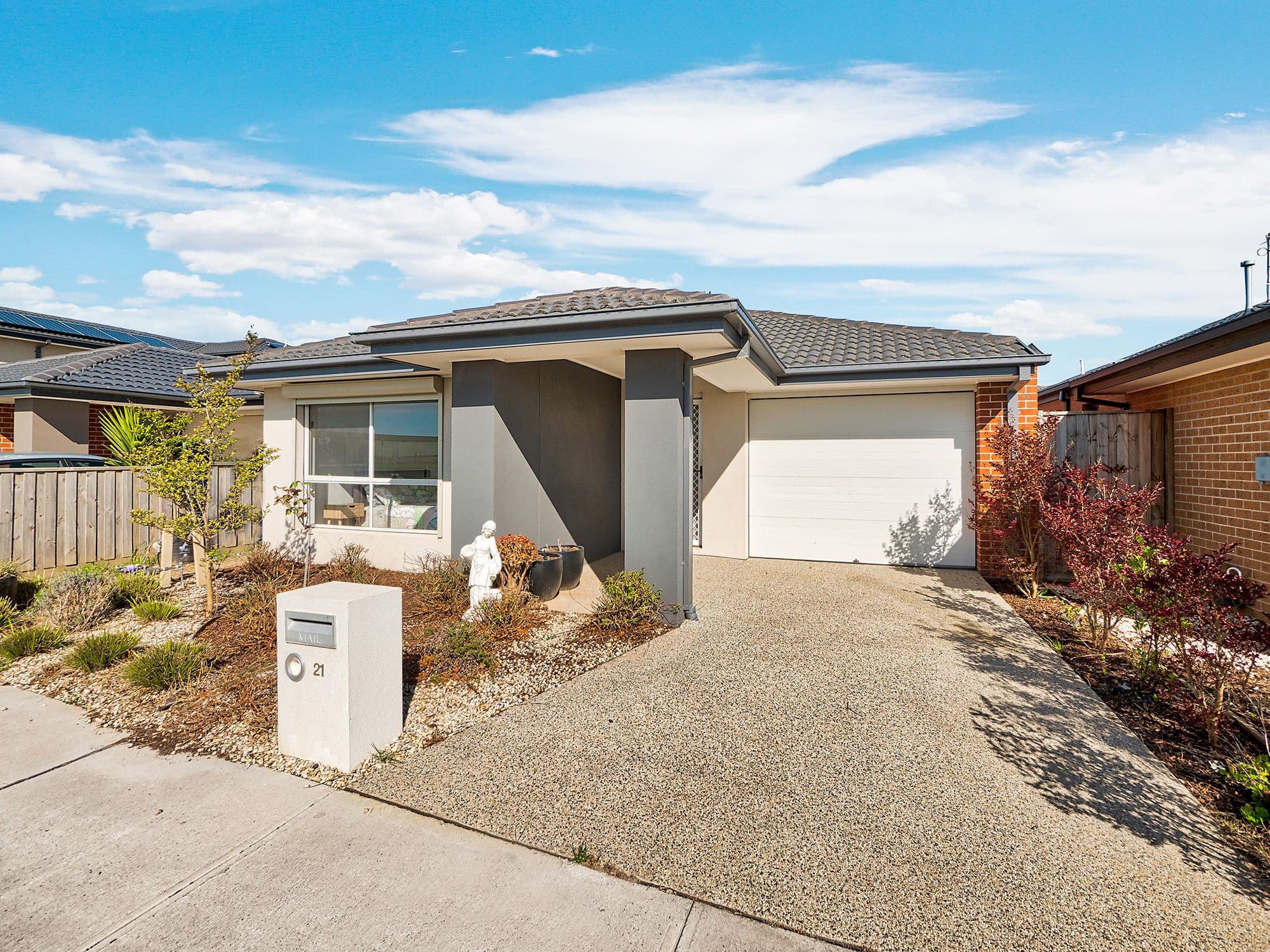 21 Moroak Crescent, Clyde North VIC 3978, Clyde North - Thumbnail 2