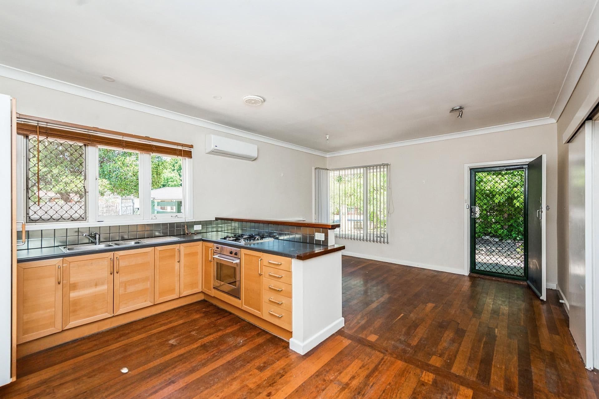 1 Bowkett Street, Redcliffe WA 6104, Redcliffe - Thumbnail 3