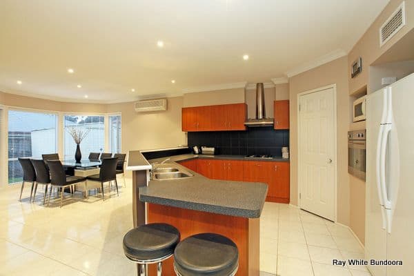 72 Snake Gully Drive, BUNDOORA VIC 3083, Bundoora - Thumbnail 2