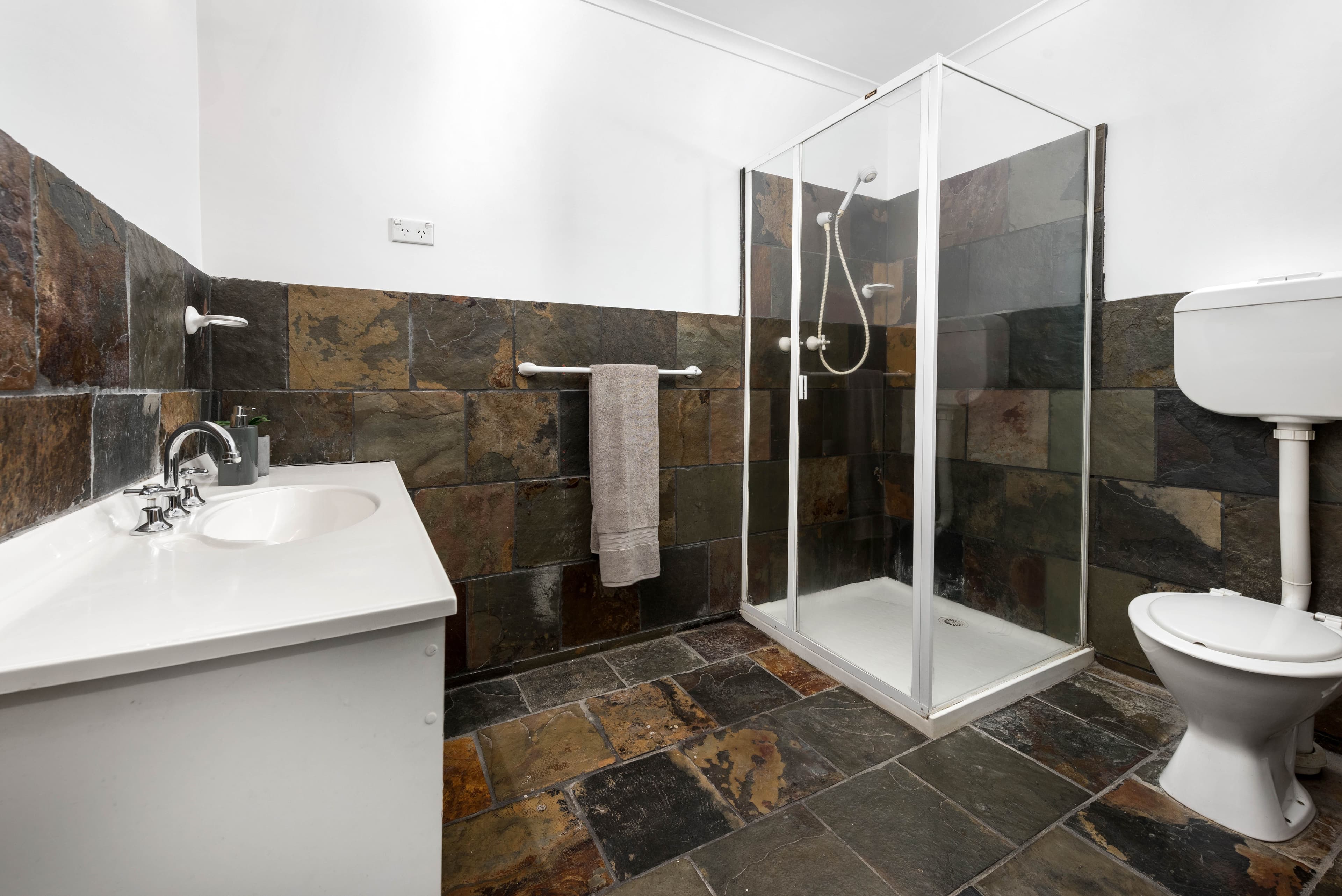 69 Cabernet Crescent, Bundoora VIC 3083, Bundoora - Thumbnail 6