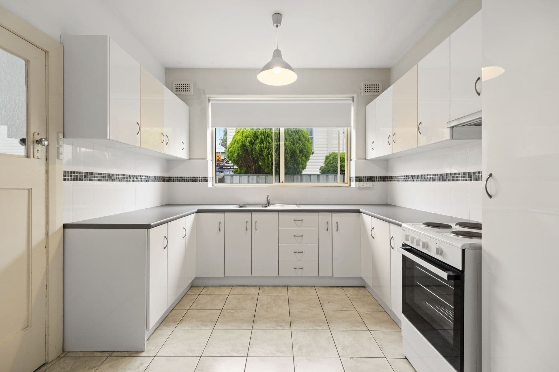 4 Princes Avenue, Goulburn NSW 2580, Goulburn - Thumbnail 2