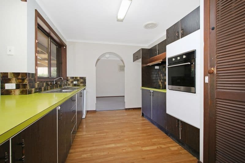 401 Elton Court, Lavington - Thumbnail 2