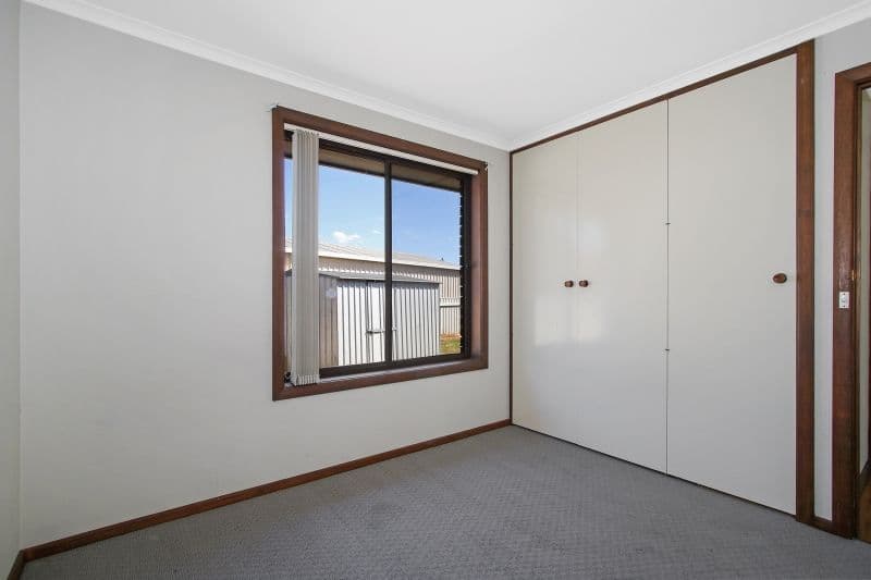 401 Elton Court, Lavington - Thumbnail 5