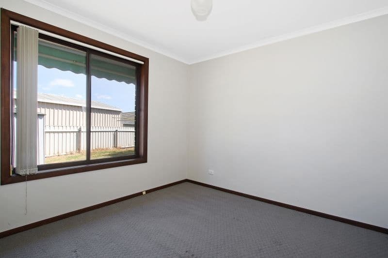 401 Elton Court, Lavington - Thumbnail 6