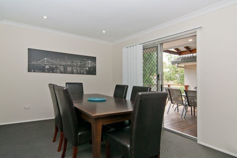 32 Donna Avenue, ROCHEDALE SOUTH QLD 4123, Rochedale South - Thumbnail 6