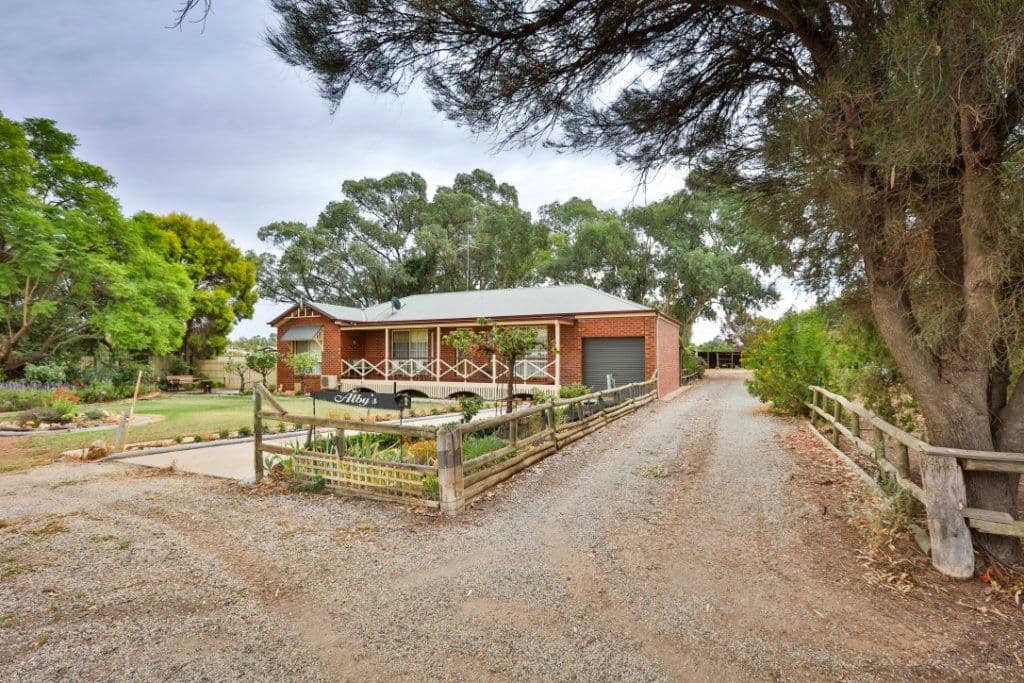 39 Adcock Road, Robinvale VIC 3549, Robinvale - Thumbnail 2