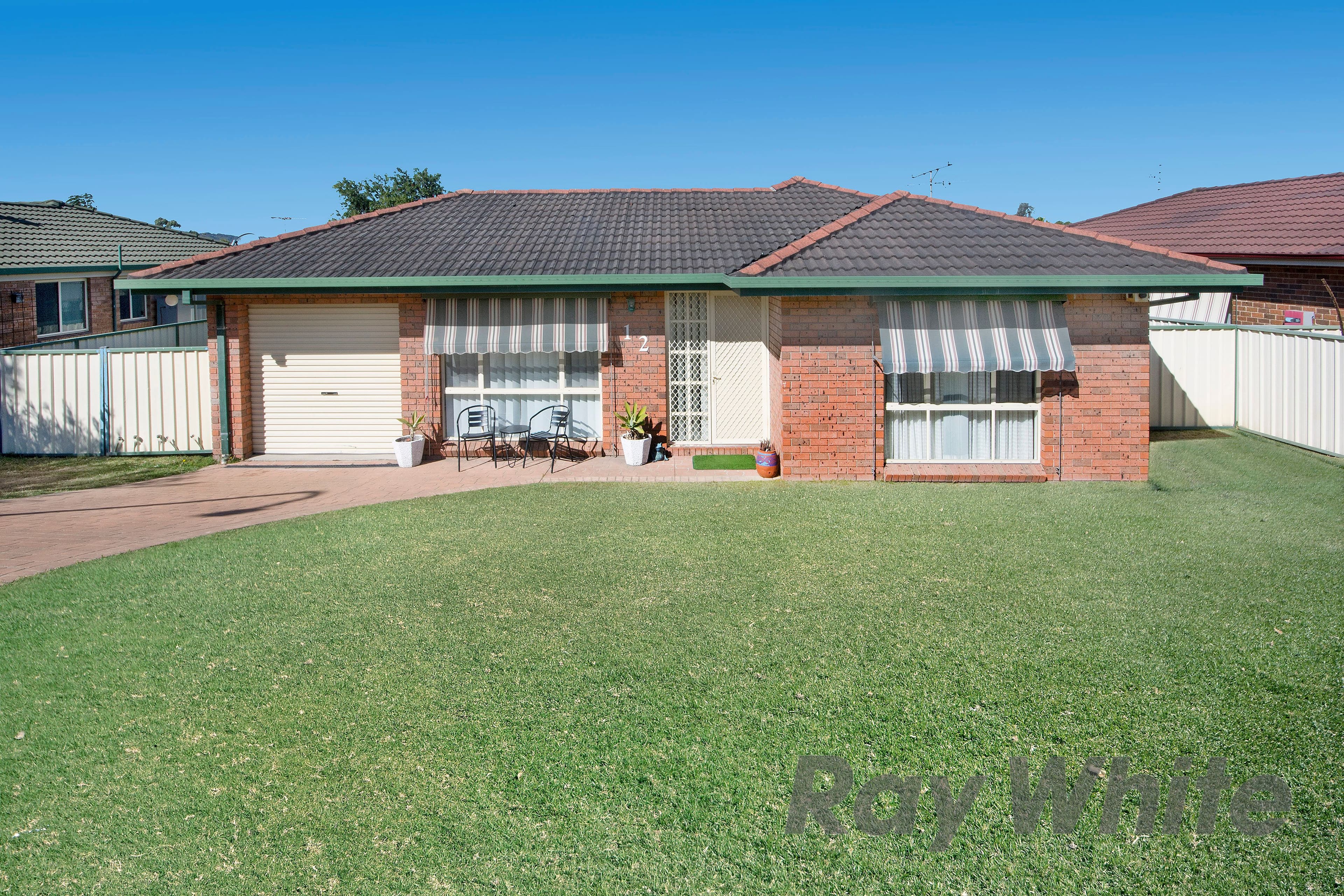 12 Finch Close, Cameron Park - Image 1