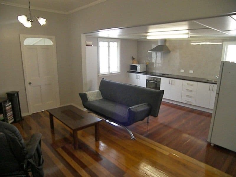 11 Pennycuick Street, THE RANGE QLD 4700, The Range - Thumbnail 3