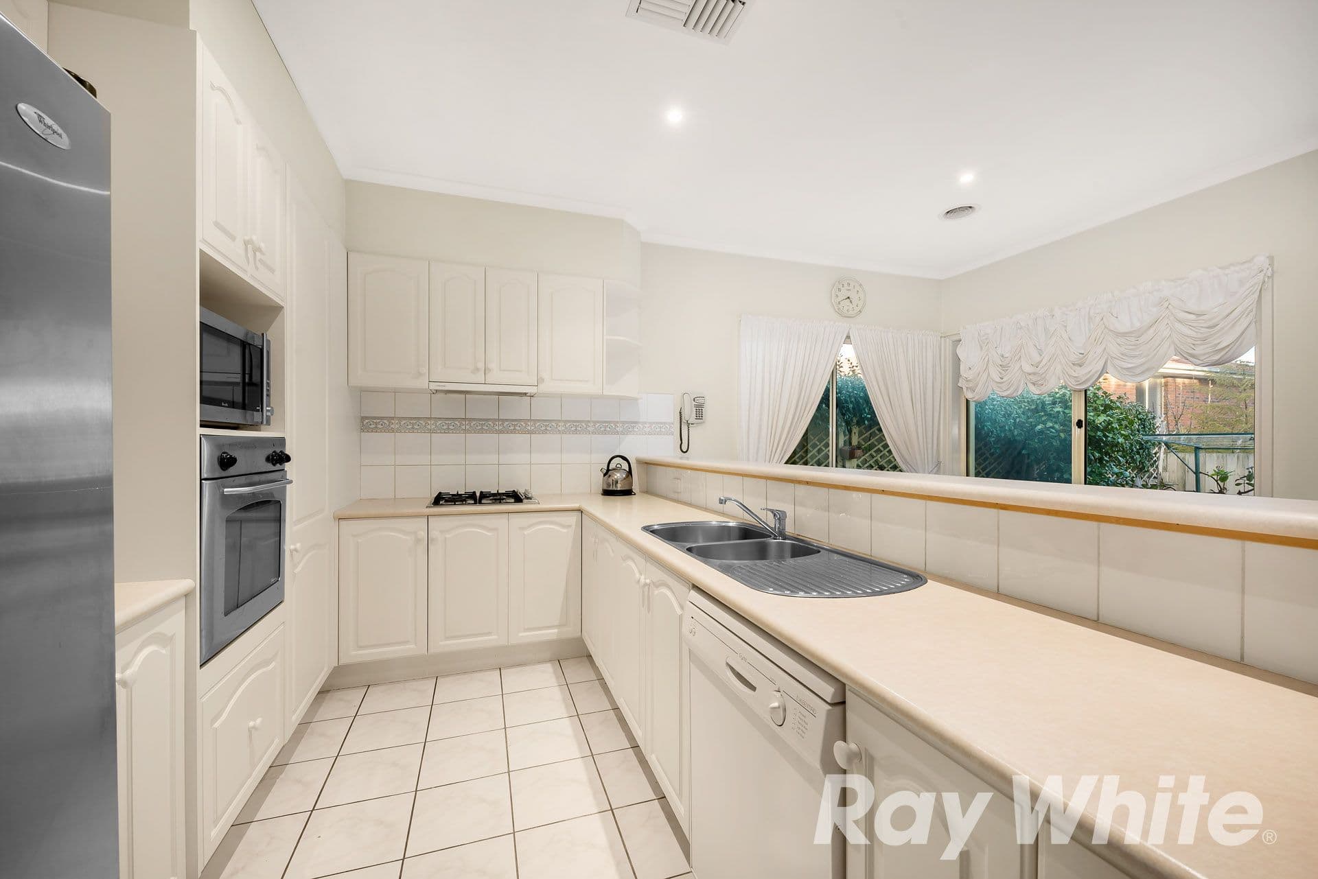 4 Tucker Way, Macleod VIC 3085, Macleod - Thumbnail 3