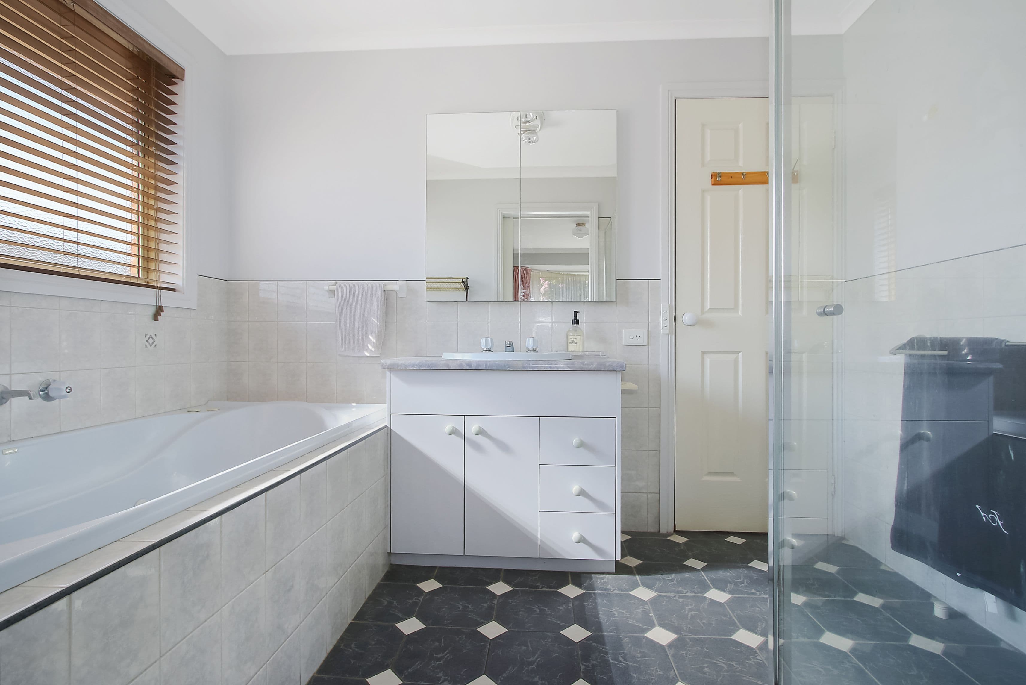2 Canary Court, West Wodonga VIC 3690, West Wodonga - Thumbnail 7