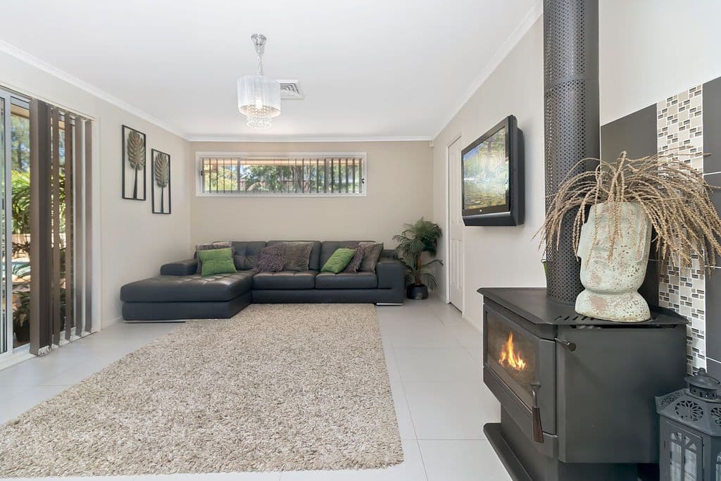 42 Doncaster Avenue, Casula - Thumbnail 6