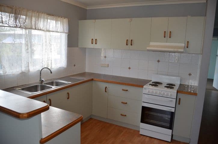36 Pashley Street, Clinton QLD 4680, Clinton - Thumbnail 2