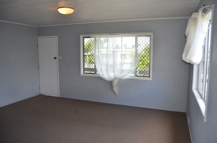 36 Pashley Street, Clinton QLD 4680, Clinton - Thumbnail 3