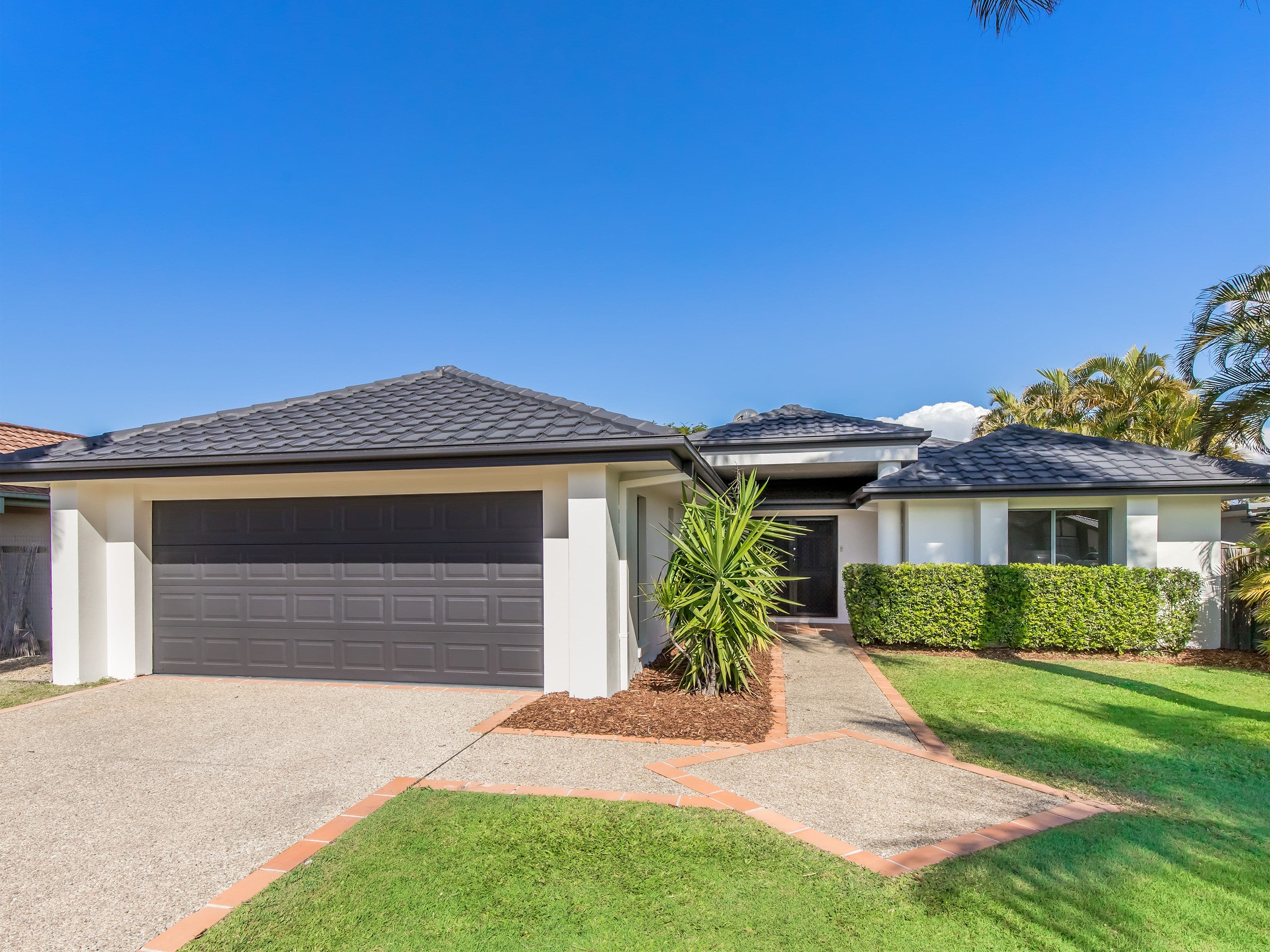8 Shinnecock Close, Hope Island QLD 4212, Hope Island - Thumbnail 2