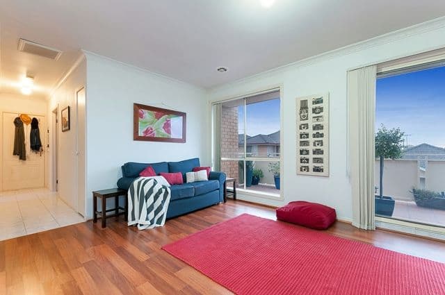 8 Elinda Place, RESERVOIR VIC 3073, Reservoir - Thumbnail 3