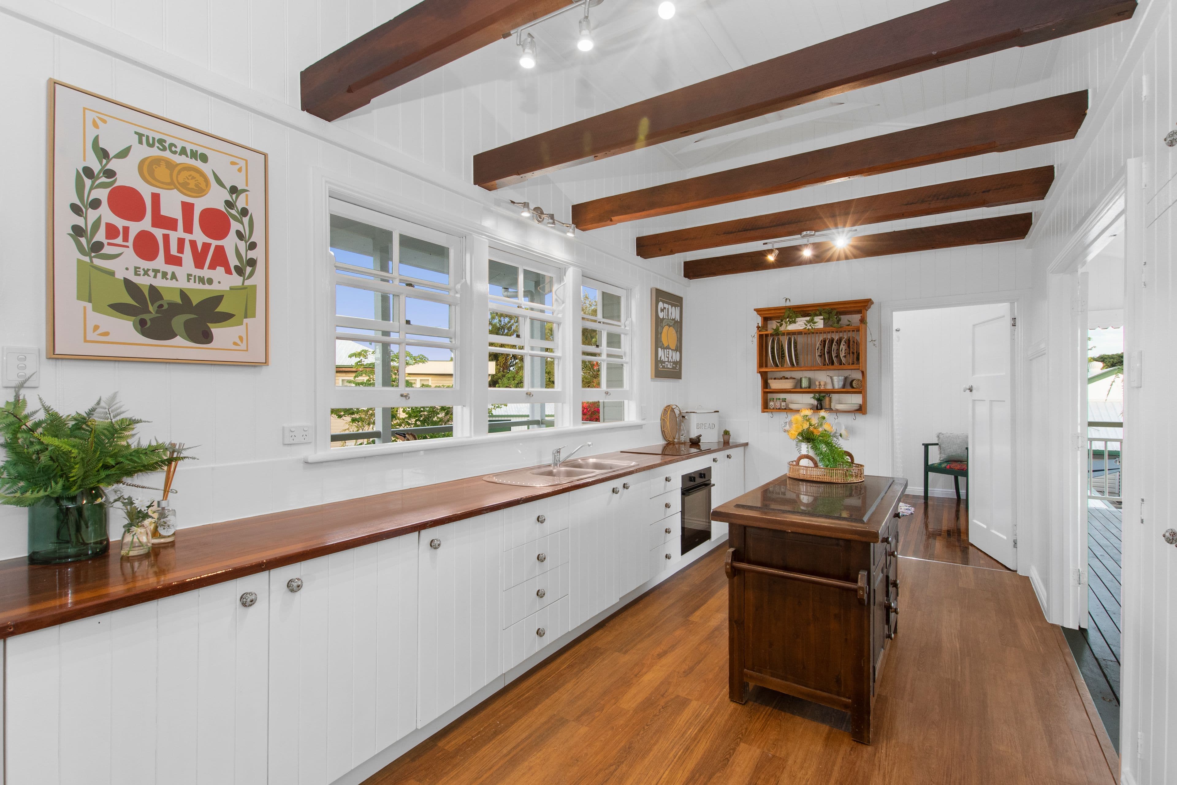 13 Carrington Street, West End QLD 4810, West End - Thumbnail 6