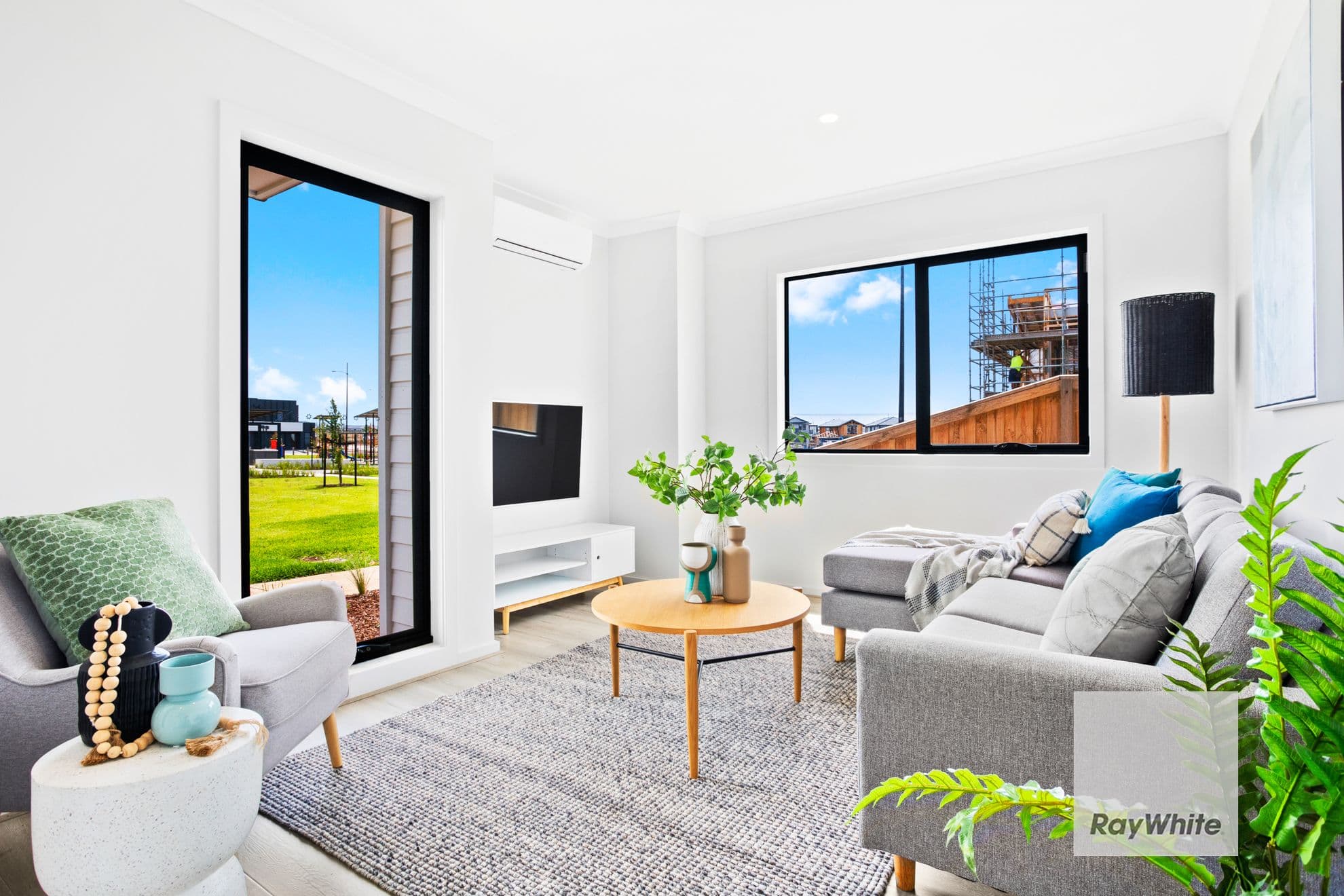 20 Lombardy Walk, DEANSIDE VIC 3336, Deanside - Thumbnail 2