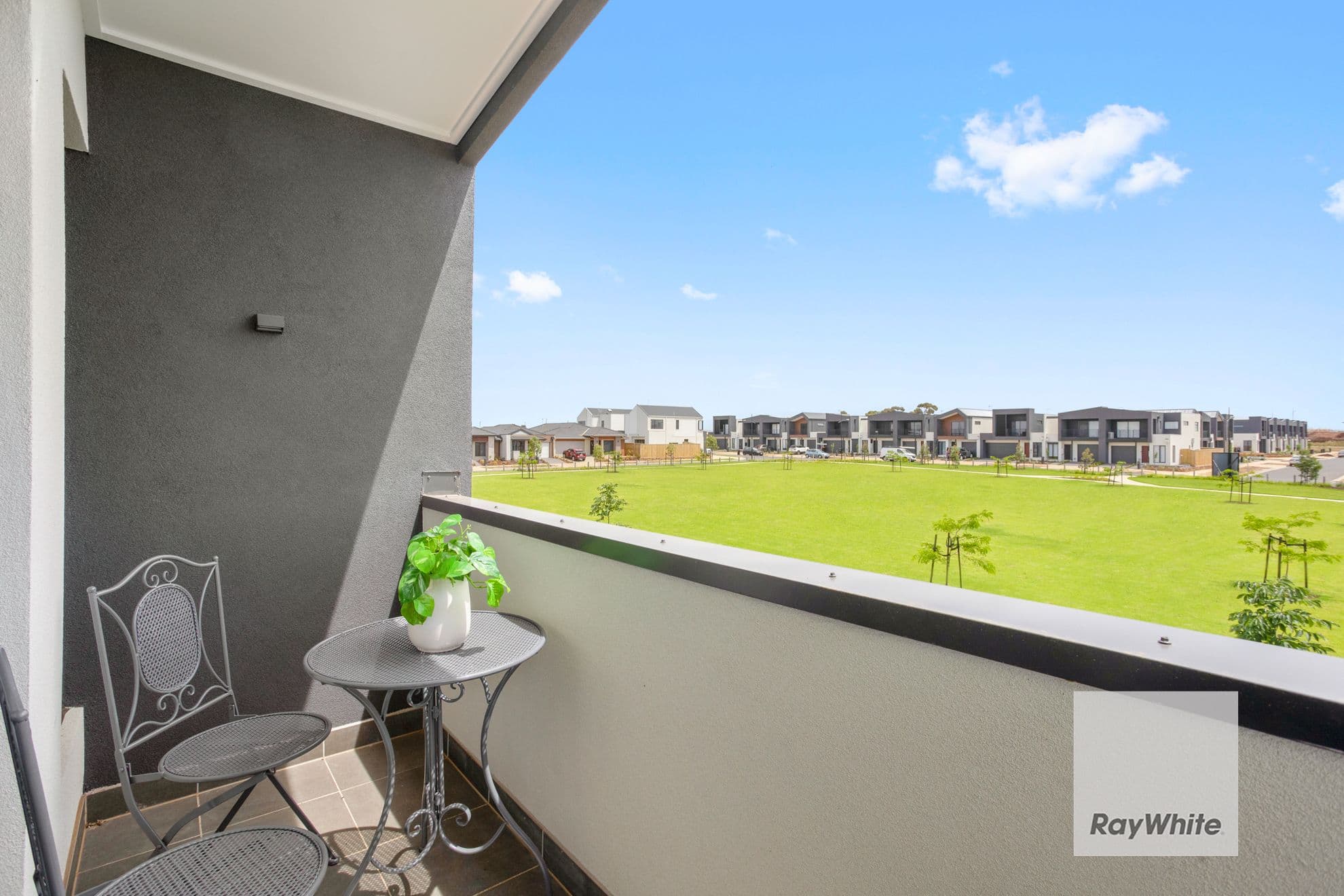 20 Lombardy Walk, DEANSIDE VIC 3336, Deanside - Thumbnail 8