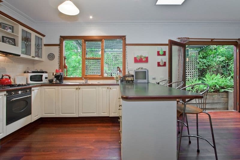 4 Yeronga Avenue, Upwey VIC 3158, Upwey - Thumbnail 2