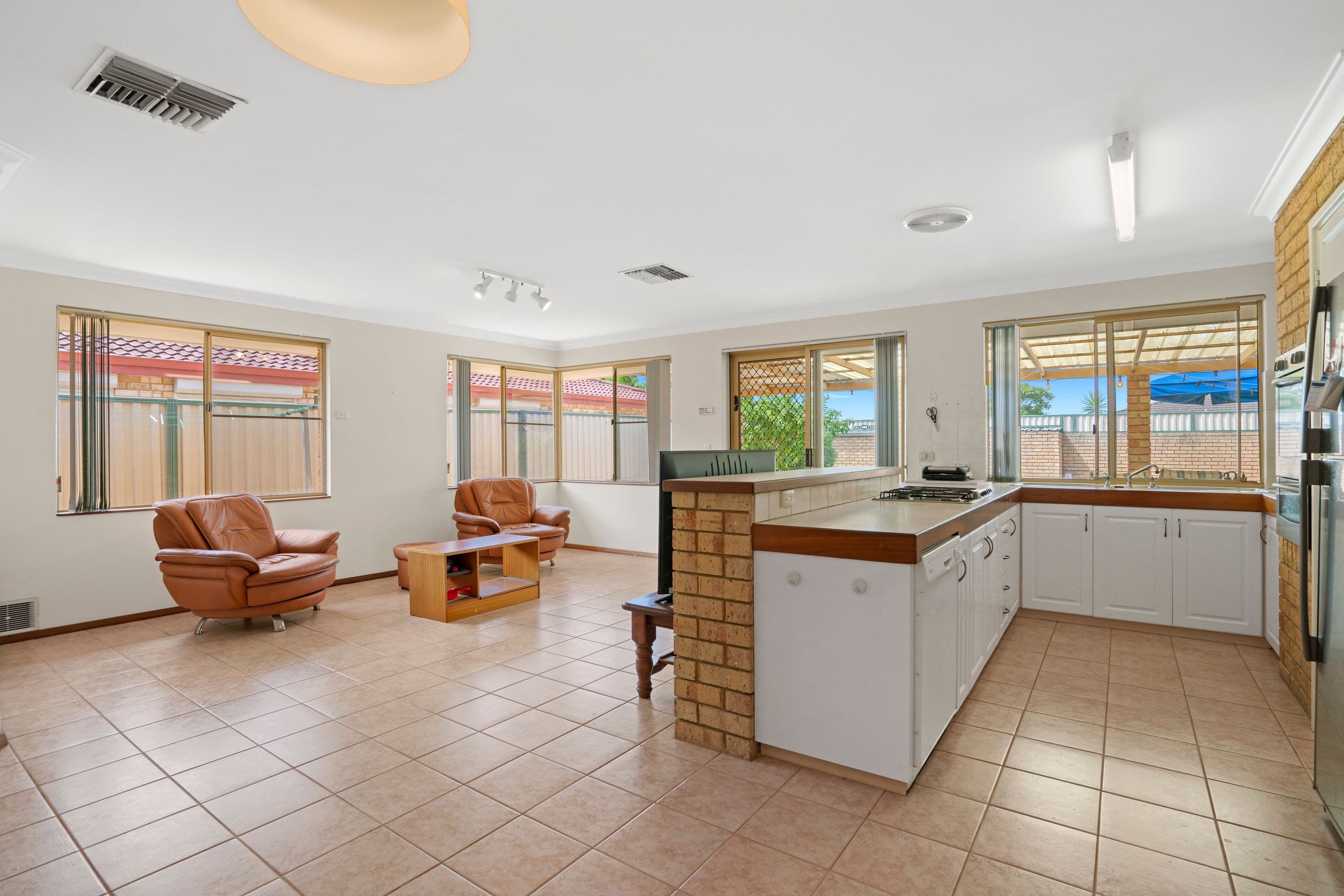 5 Lisbon Court, Parkwood WA 6147, Parkwood - Thumbnail 7