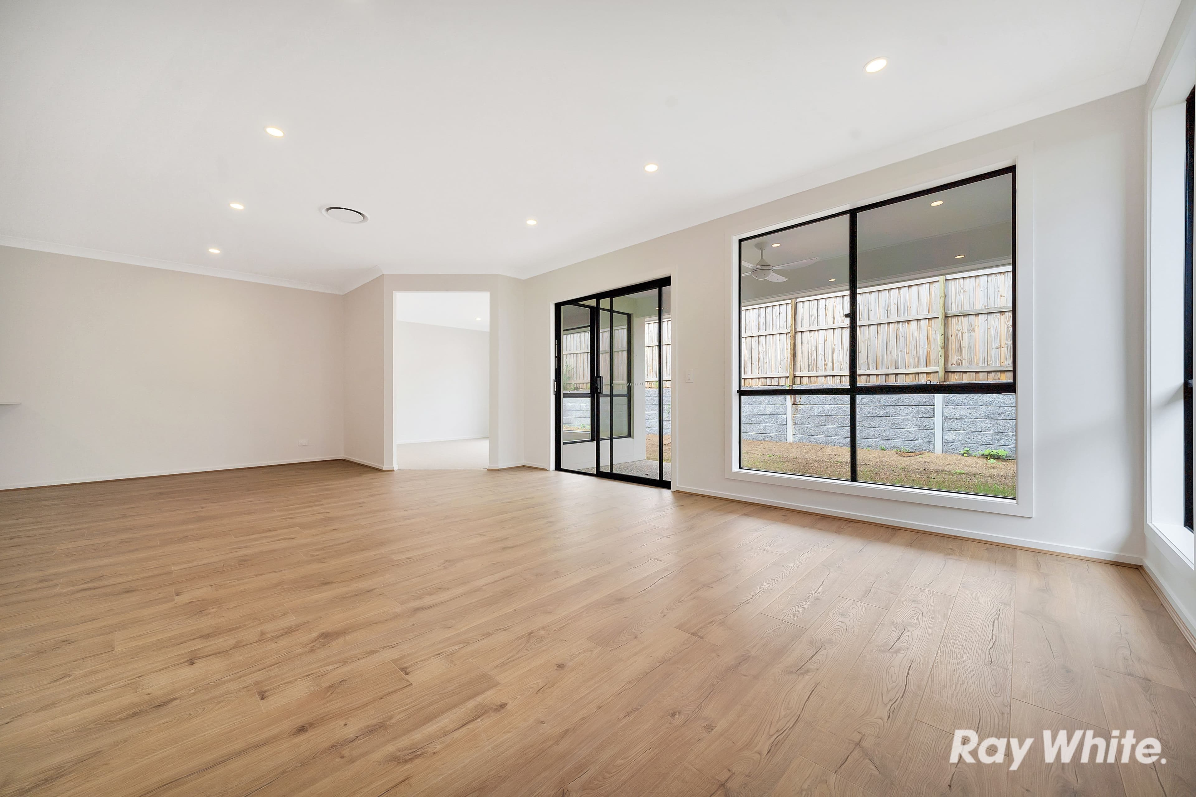 6 Parkland Avenue, Arundel QLD 4214, Arundel - Thumbnail 3