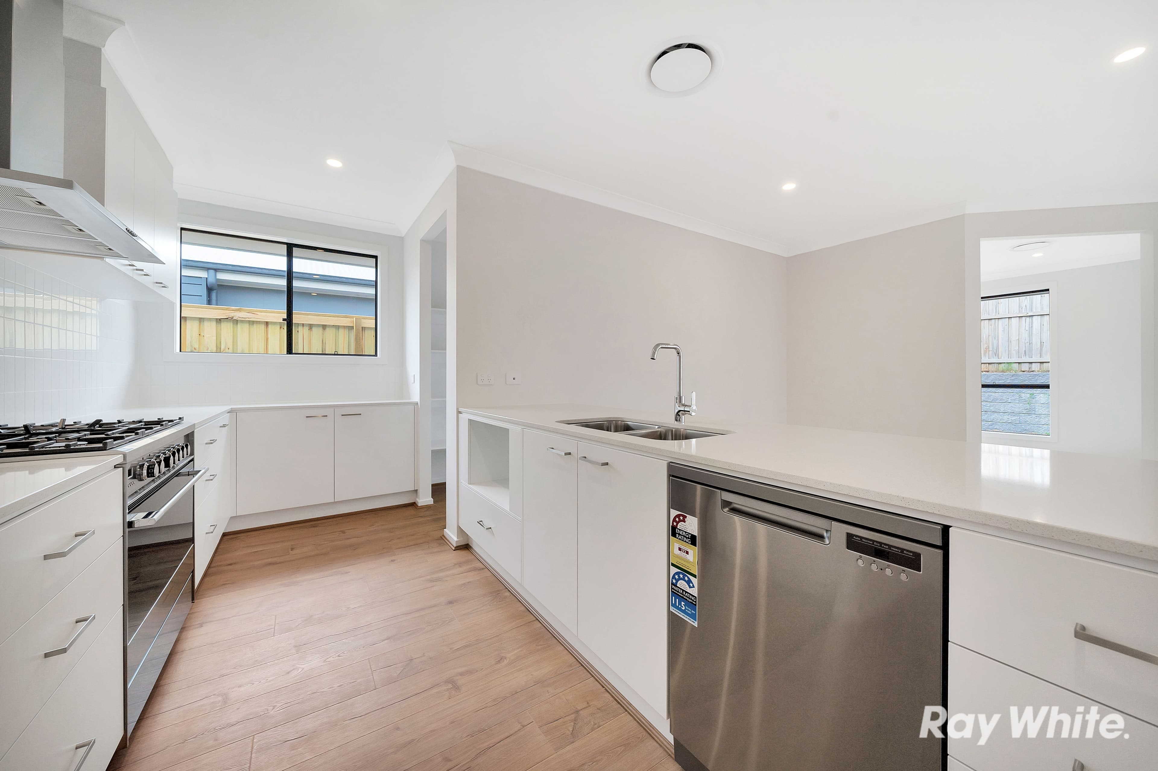 6 Parkland Avenue, Arundel QLD 4214, Arundel - Thumbnail 4