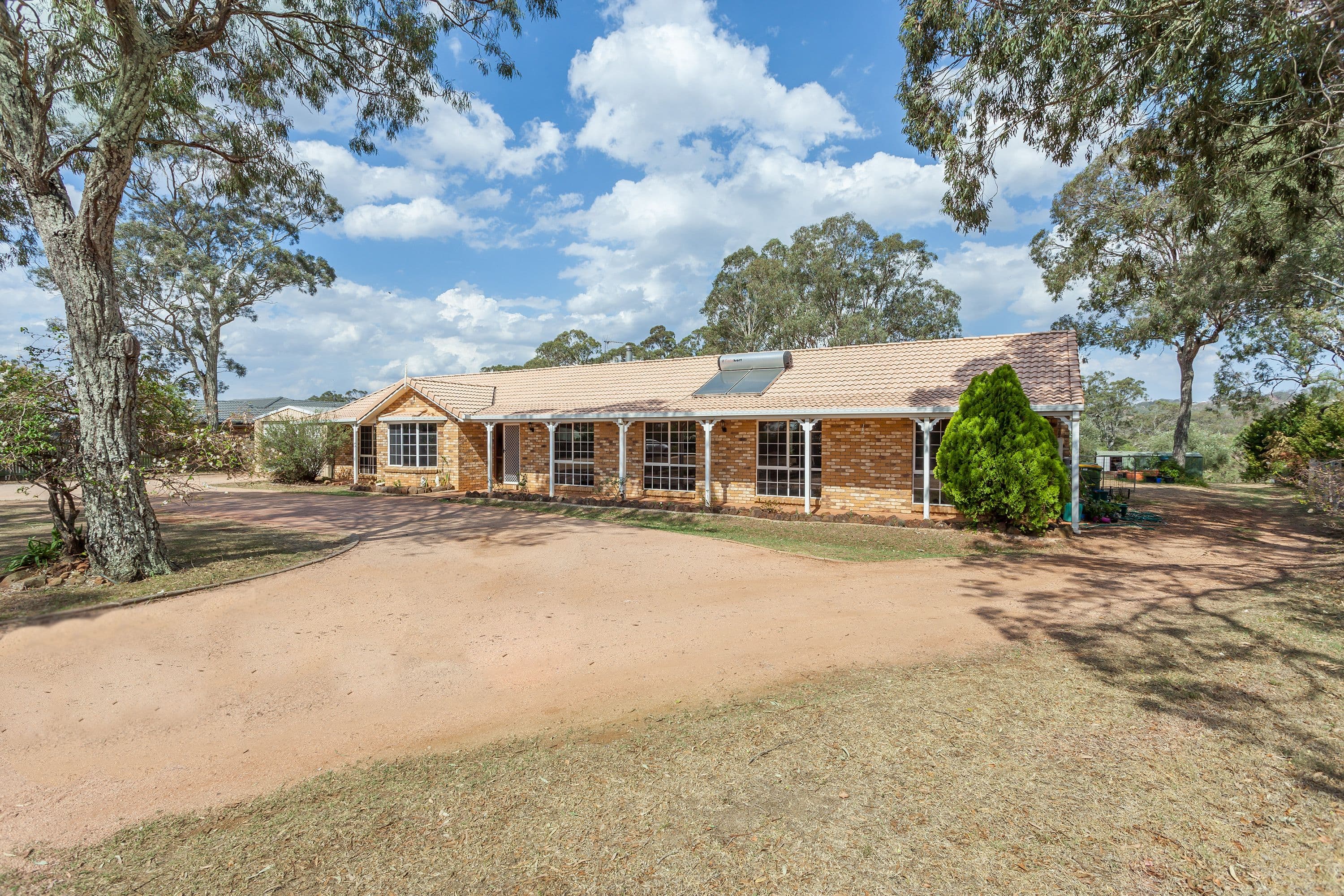 11 Calim Street, Cotswold Hills QLD 4350, Cotswold Hills - Thumbnail 2