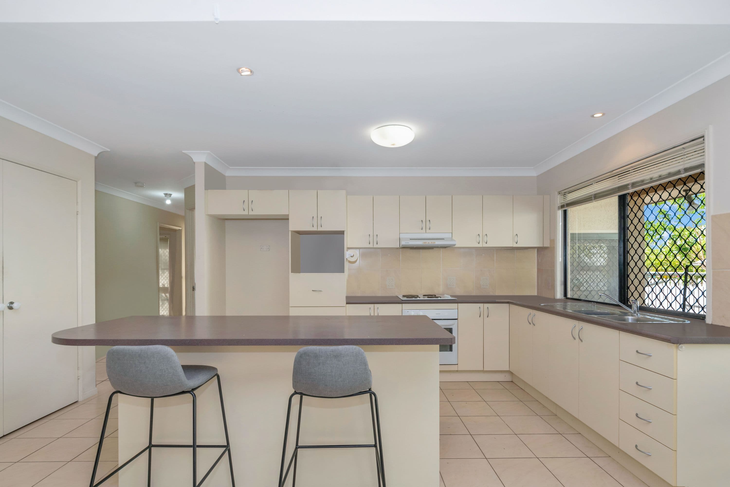 10 Timbury Way, Mount Louisa QLD 4814, Mount Louisa - Thumbnail 2