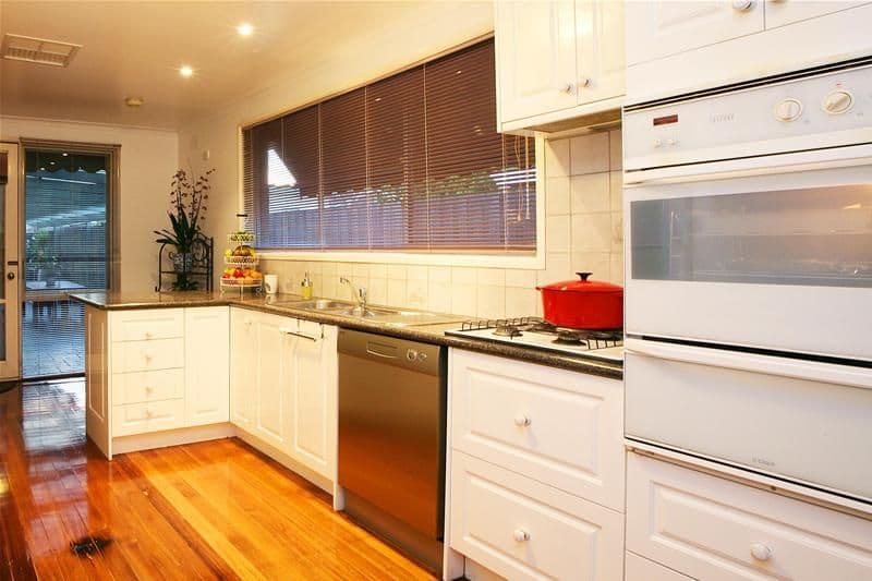 31 Thornton Avenue, BUNDOORA VIC 3083, Bundoora - Thumbnail 3