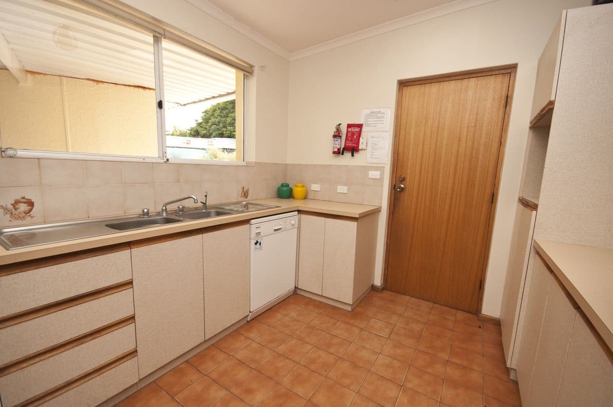 98 Halsey Road, HENLEY BEACH SOUTH SA 5022, Henley Beach South - Thumbnail 3