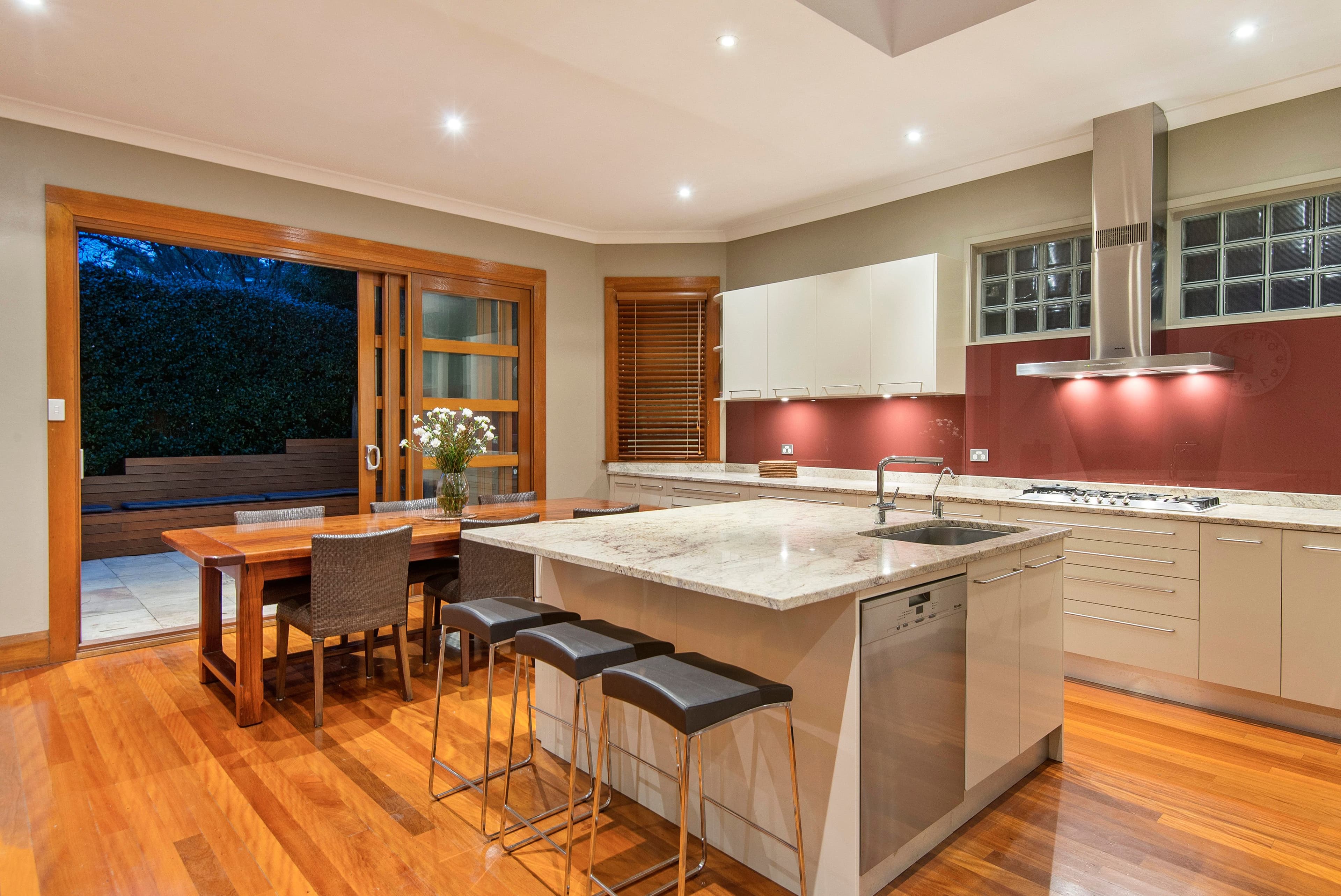 8 Shellcove Road, Kurraba Point - Thumbnail 7