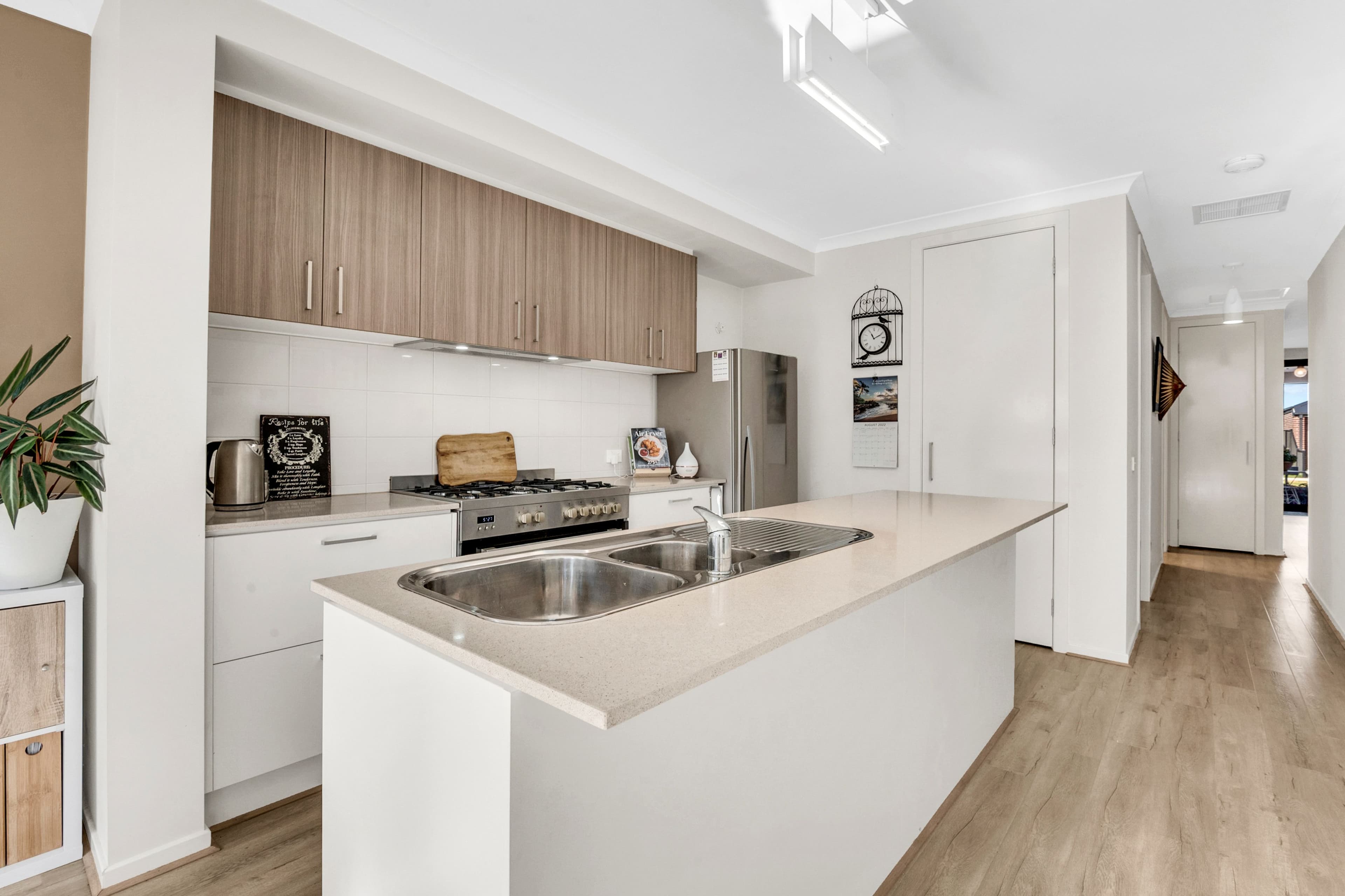 42 Elvire Road, Craigieburn VIC 3064, Craigieburn - Thumbnail 2